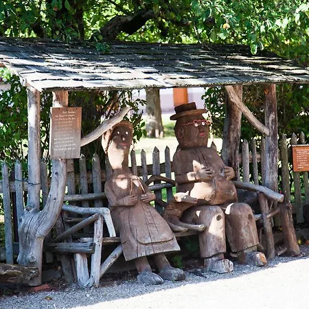 Pension Baarblick בית הארחה דונאו-אשינגן