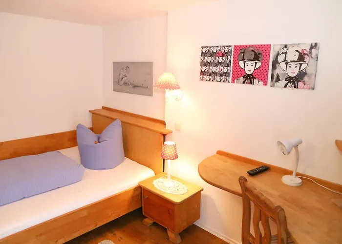 Pension Baarblick 3*